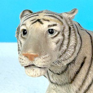 Vintage 1988 Castagna Italy White Tiger 6"x3.75" Beautifully‎ Detailed Figurine